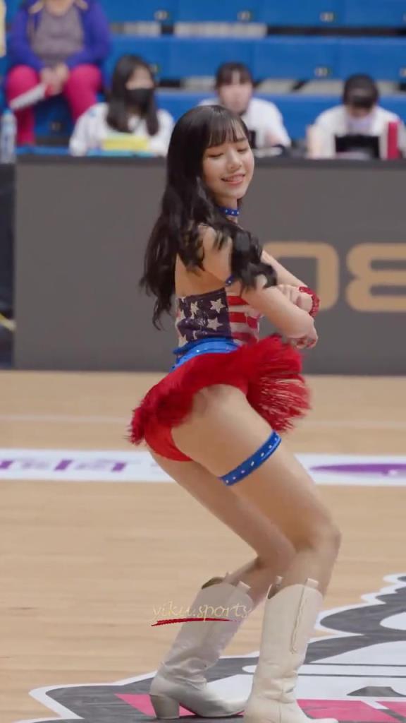 最好的啦啦隊小姐姐！自信，健康充滿活力！