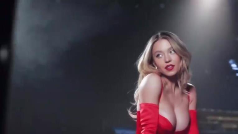 此前觀戰(zhàn)紐約德比！賣含洗澡水肥皂的悉尼妹太清楚自身優(yōu)勢了